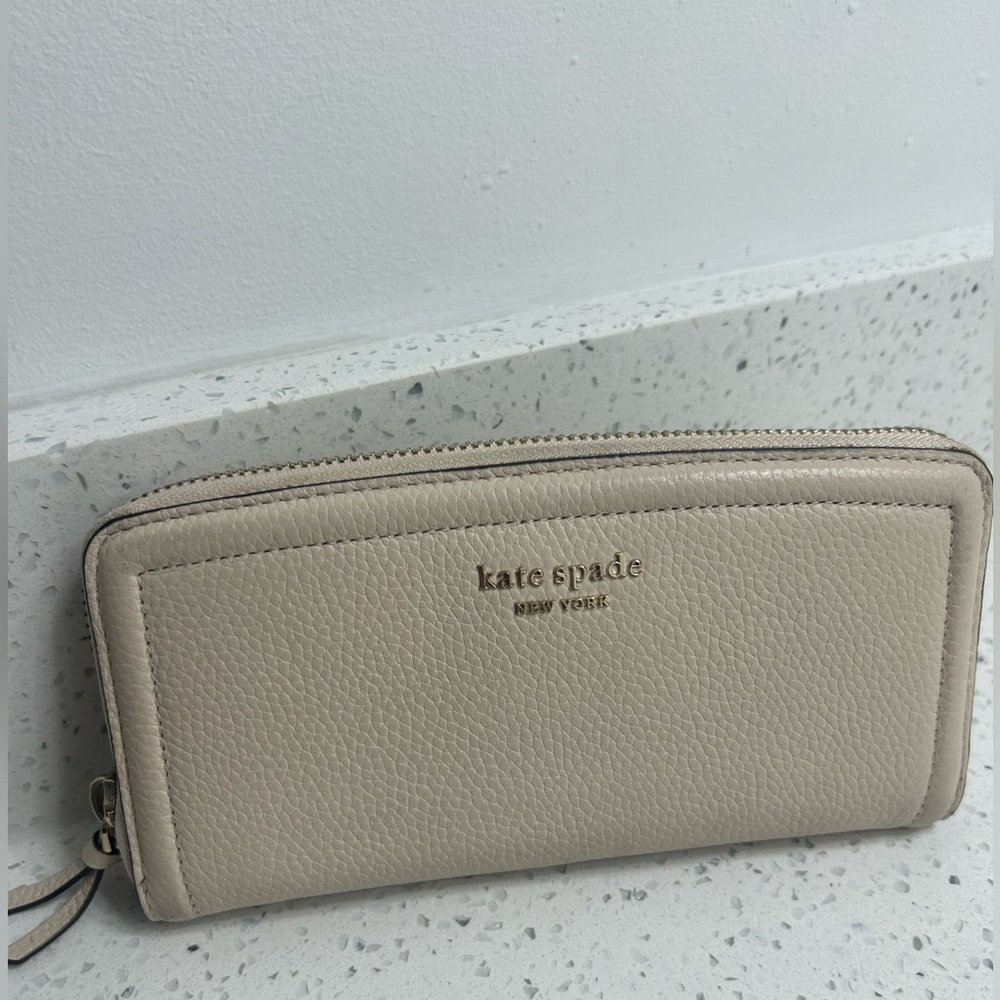 Kate Spade Hand Wallet - Picture 3 of 9